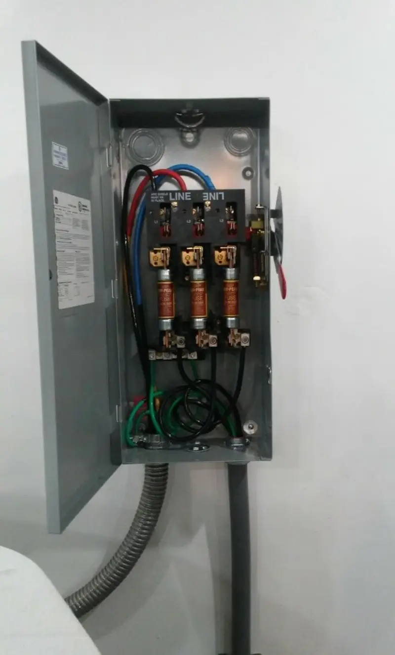 Three-phase disconnect switch installed for Smoke Detector Installation in Danville